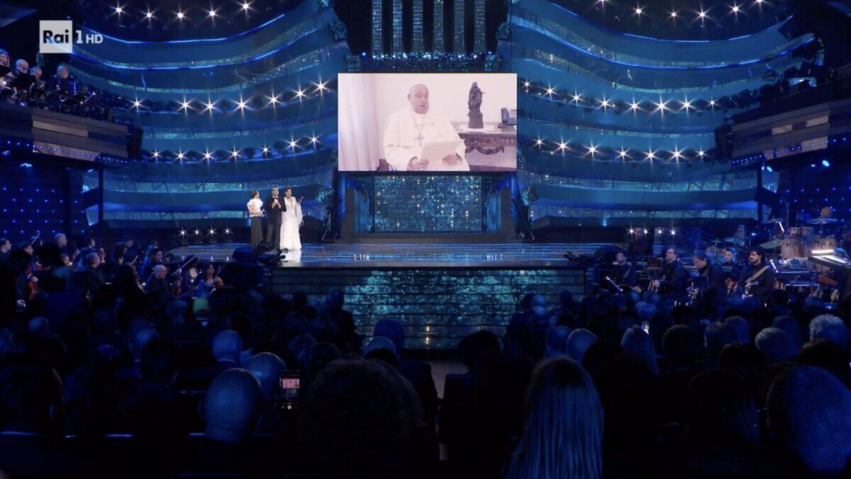 Papa Francesco sorprende Sanremo con un messaggio potente | La musica può davvero unire i popoli? - 