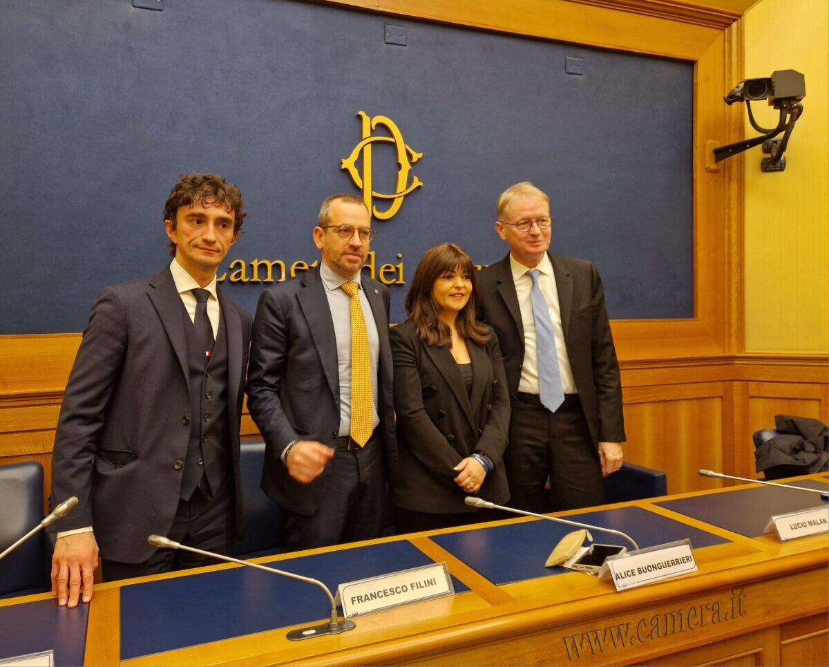 Mascherine milione: la verità inquietante sulla maxi fornitura che nessuno vuole raccontare | Un silenzio politico assordante in Commissione d’inchiesta! - 