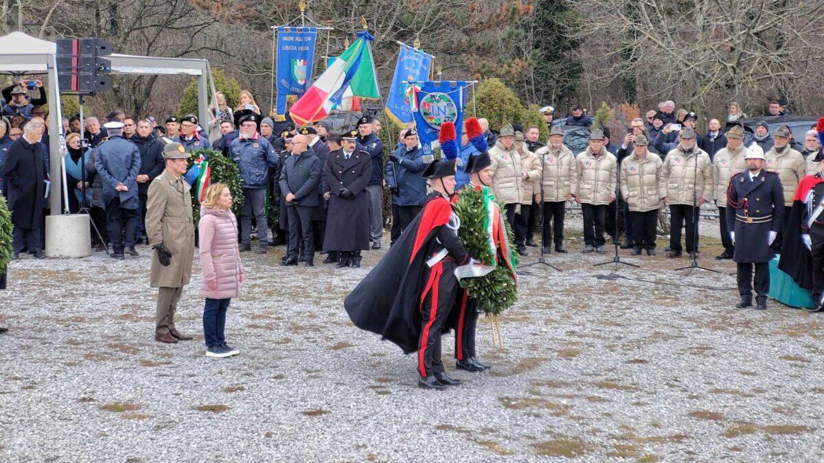 Foiba di Basovizza imbrattata da scritte in lingua slava | È un attacco alla memoria nazionale o un atto di provocazione? - 