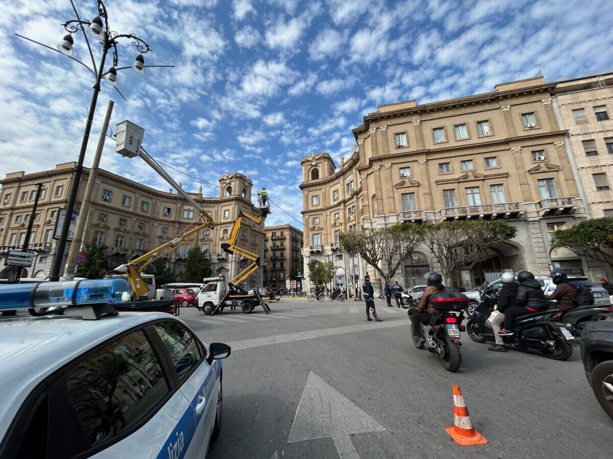 Ripristinato il semaforo di Palermo | Chi giustifica il silenzio degli automobilisti? -