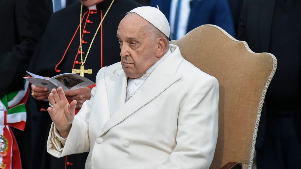 Papa Francesco mostra segni di miglioramento | La prognosi dei medici lascia tutti con il fiato sospeso! - 