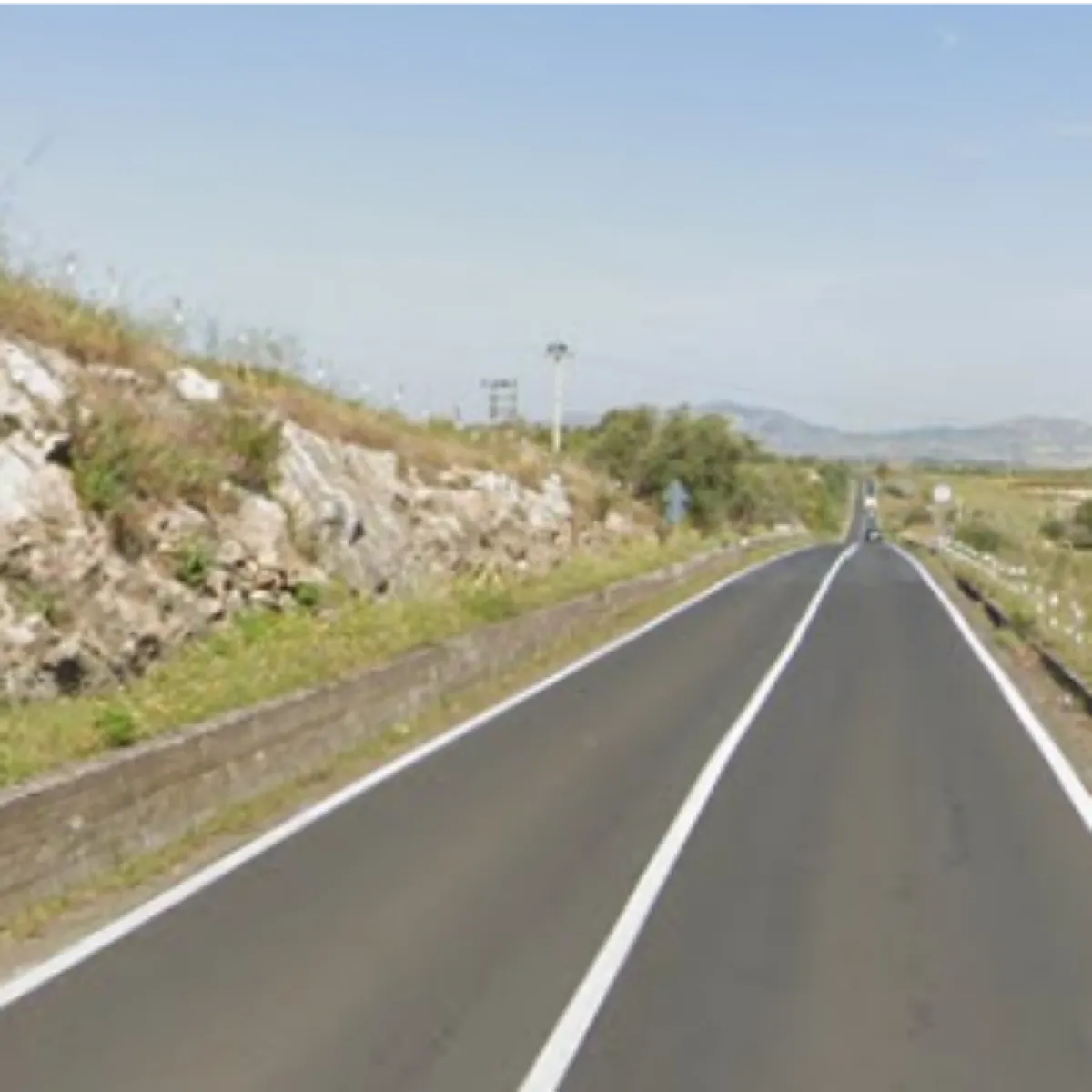 Incidente stradale all'alba: scontro tra auto, quattro feriti -