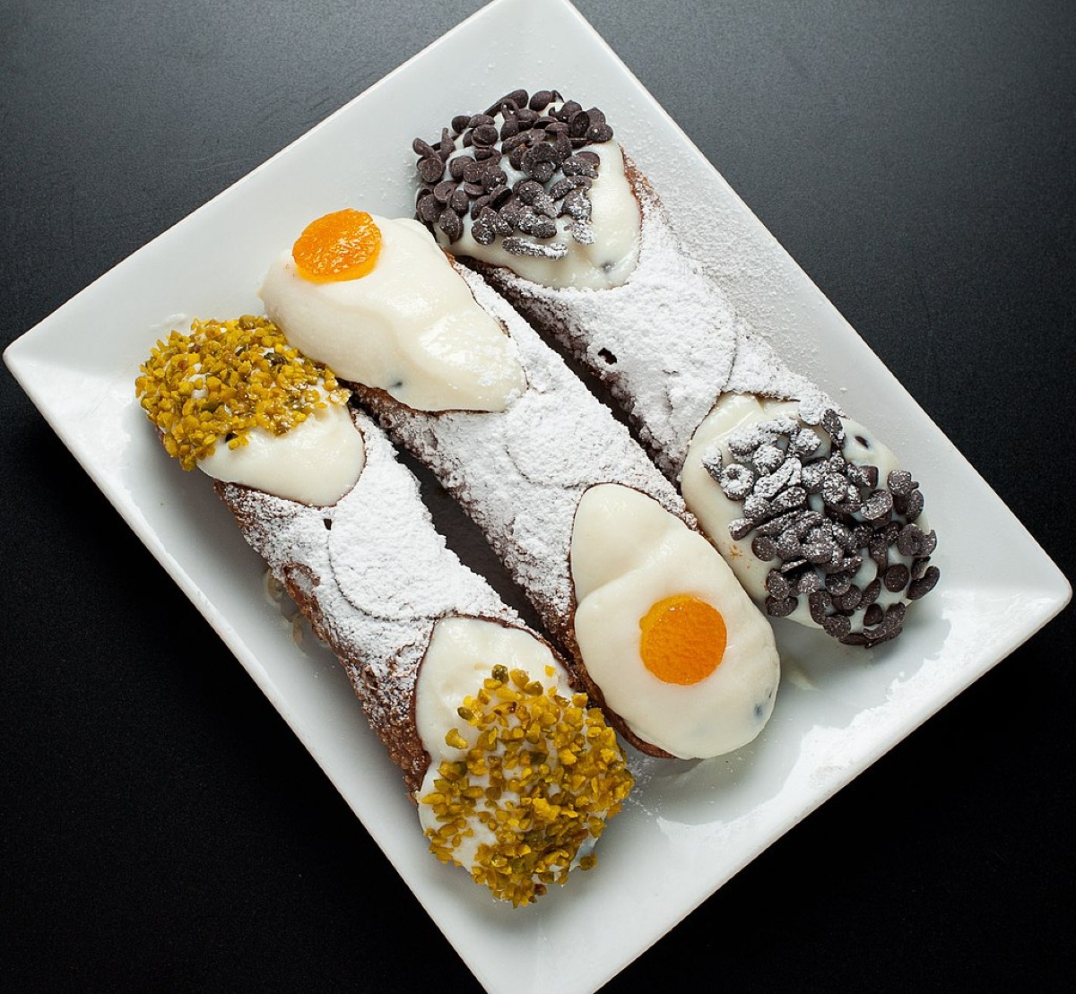 Il cannolo siciliano | La verità sconvolgente sulle origini del dolce più amato al mondo - Foto: mat's eye/Wikipedia