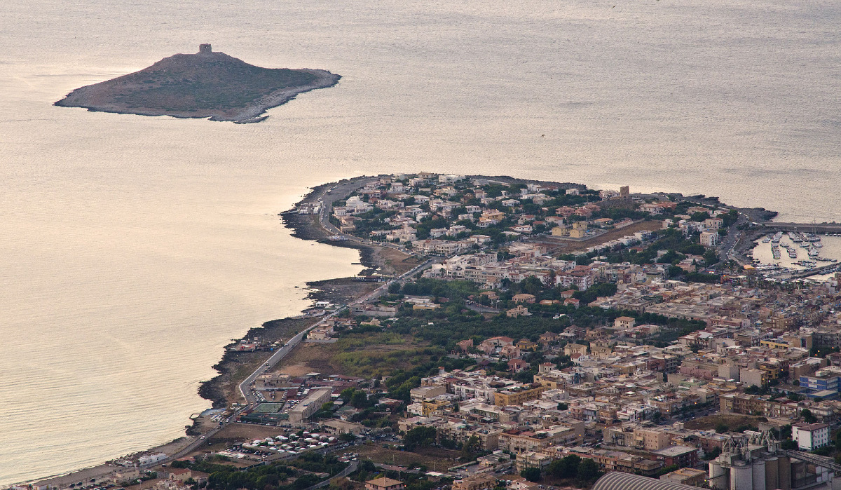 L'Isola delle Femmine a Palermo | La verità dietro il nome e le storie che la circondano - Foto: Marcello Karra/Wikipedia