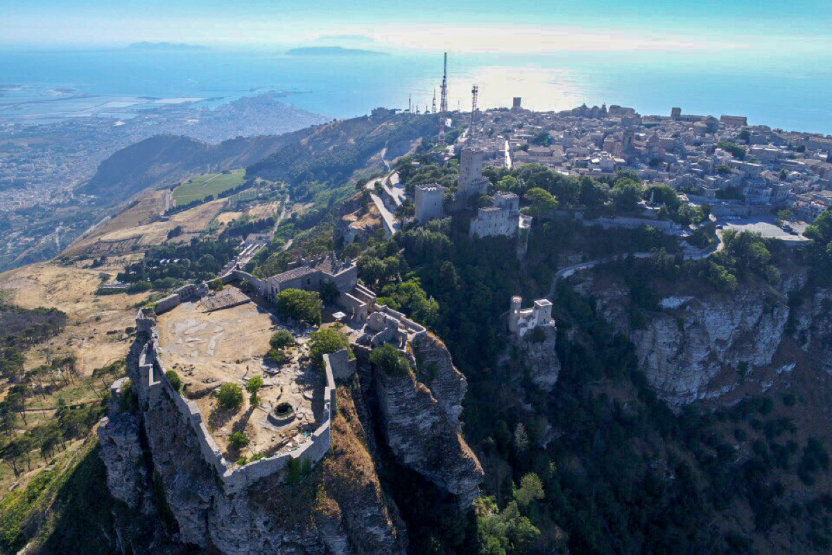 Il Borgo di Erice a Trapani | Un viaggio nel tempo tra le stradine medievali - Foto: Pannucci Stefano/Wikipedia