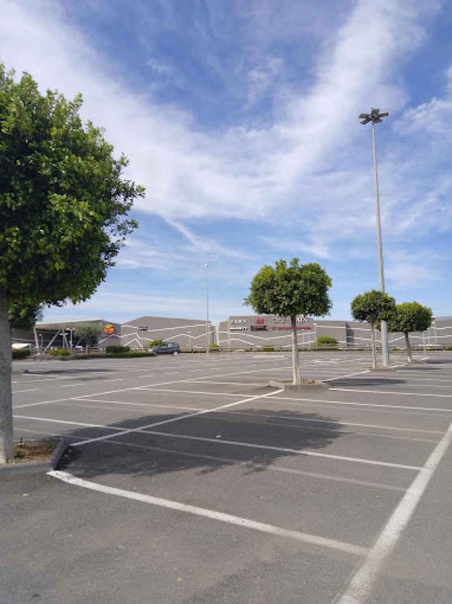 La zona industriale di Catania | Storia, crisi e trasformazioni dal dopoguerra a oggi che pochi catanesi conoscono davvero - Foto: Tetyana Tkachenko
