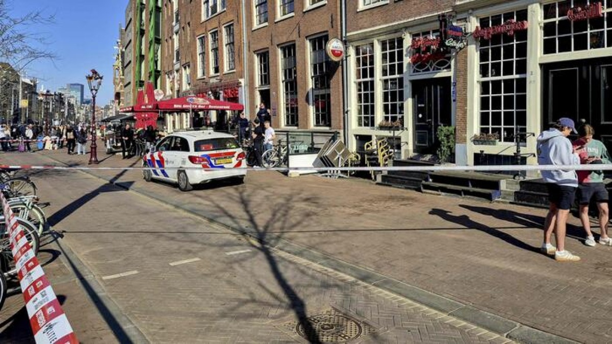 Attentato ad Amsterdam: cinque feriti ed elisoccorso - Credit foto: Ansa