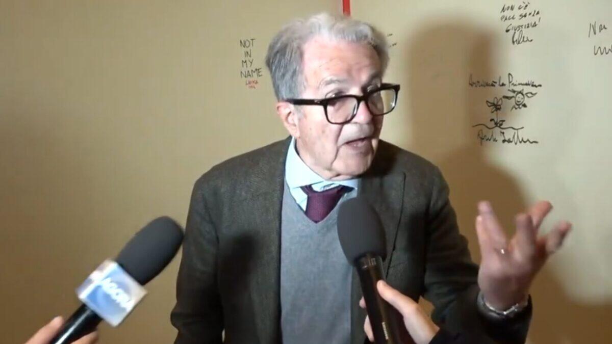 Prodi risponde con un gesto clamoroso | È davvero aggressivo o vittima di un attacco mediatico? - 
