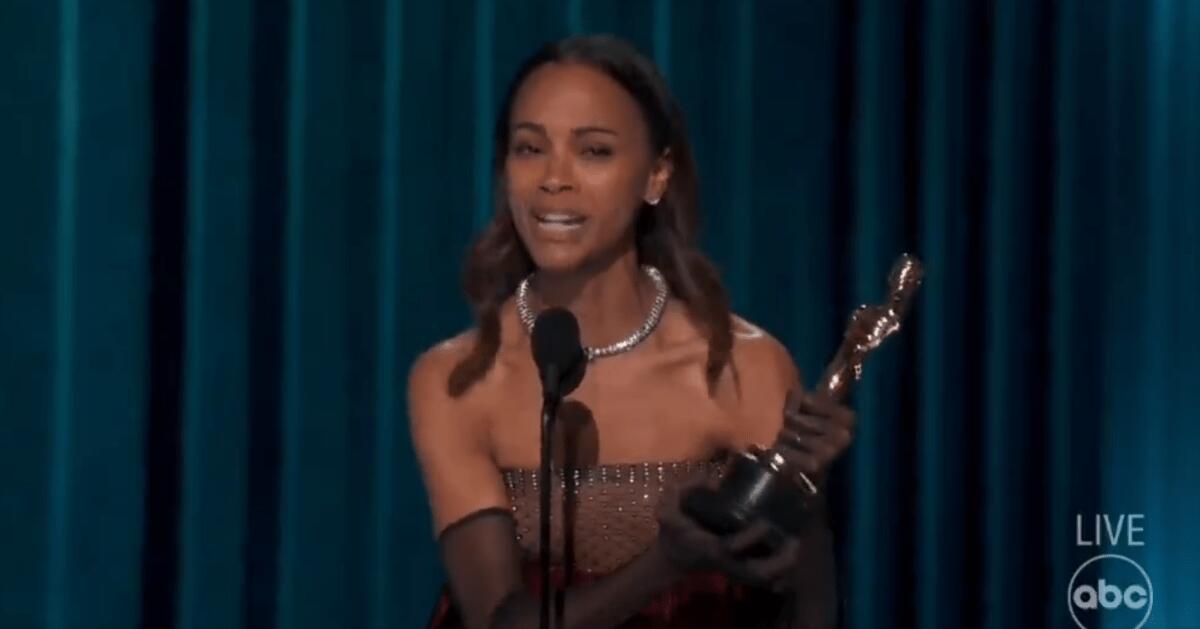 Zoe Saldana piange agli Oscar 2025 | Scopri il messaggio potente dietro il suo commovente discorso! - 