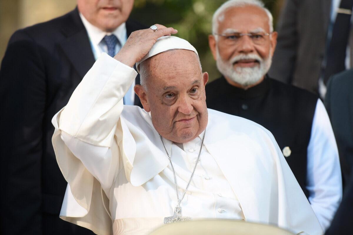 Papa Francesco mostra segni di miglioramento | Ma perché il mondo intero trattiene il respiro? -