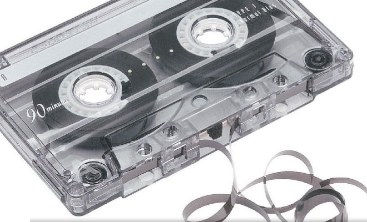 Le cassette pirata degli anni '80: il segreto sporco dietro quei nastri che ascoltavamo tutti (anche i VIP!) -