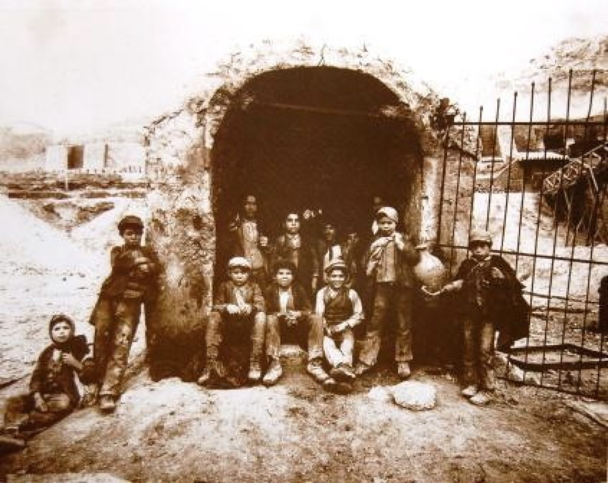 Un capitolo oscuro che fece tremare Caltanissetta | La verità sconvolgente delle Miniere di Gessolungo - Foto: Eugenio Interguglielmi/Wikipedia
