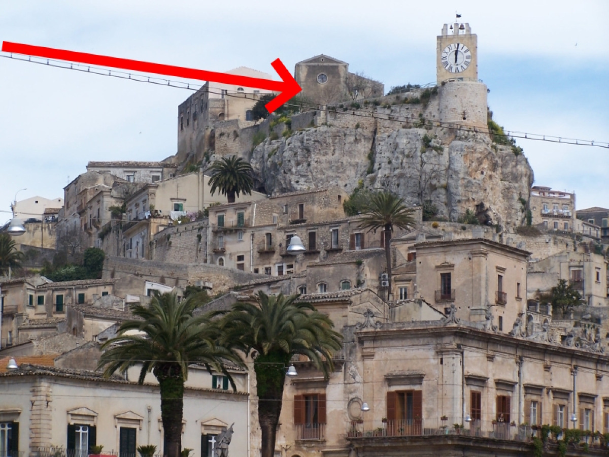 Un castello che nasconde più di quanto sembri | Svelati i misteri sotterranei dei Conti di Modica - Foto: Attilios/Wikipedia