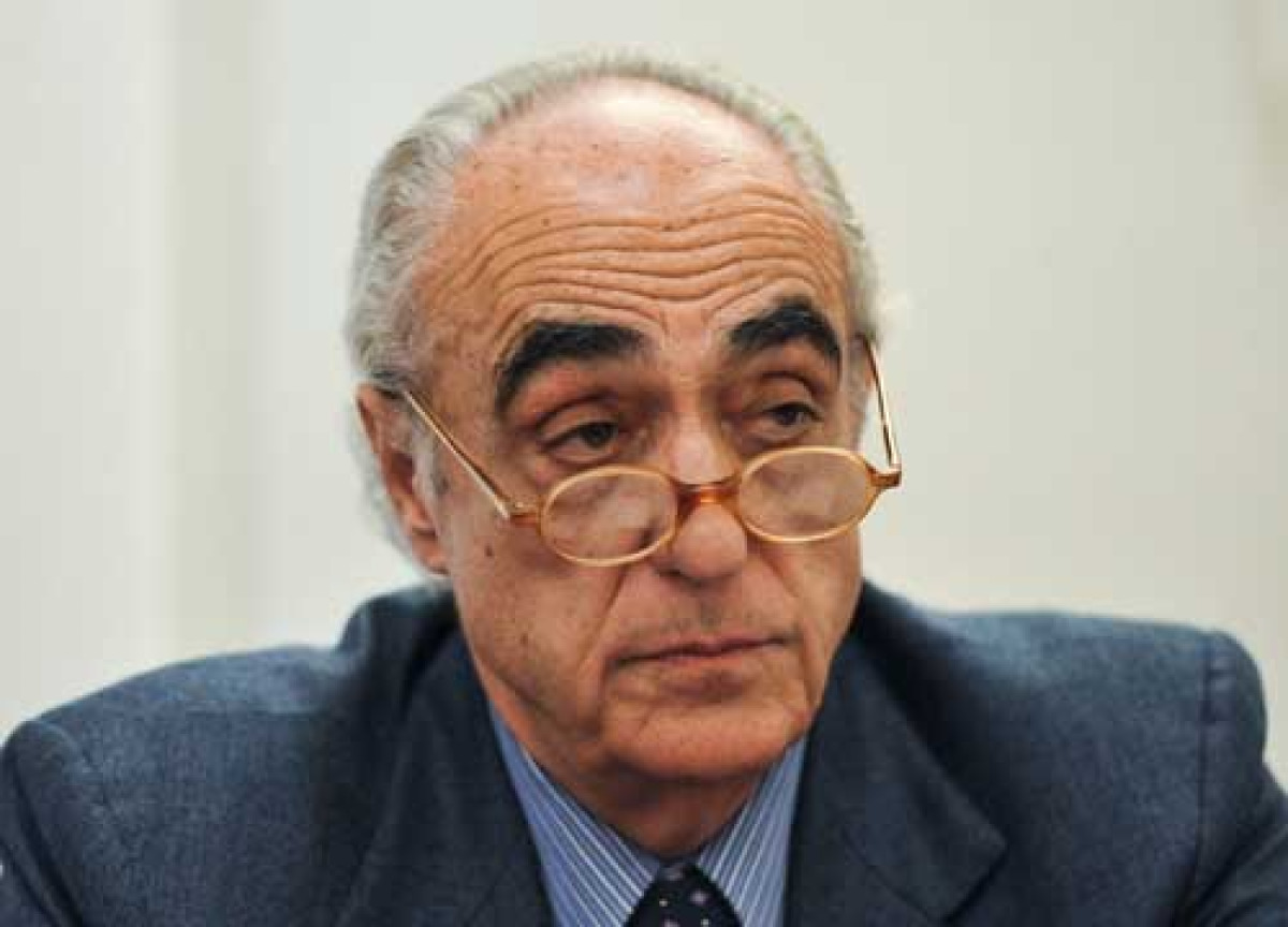 QUIZ: Angelo Sanza, il democristiano eterno o il trasformista per eccellenza? -