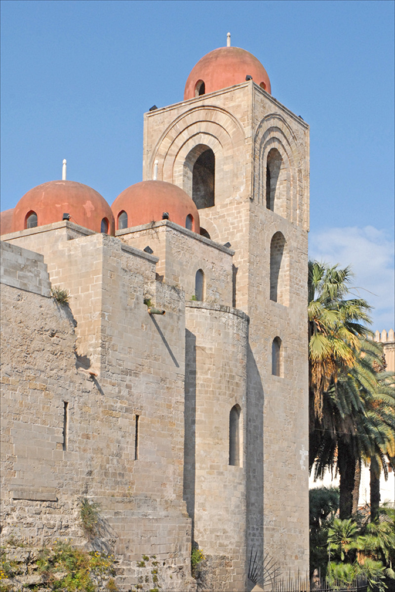 La Chiesa di San Giovanni degli Eremiti di Palermo | Tra cupole rosse e giardini segreti - Foto: dalbera/Wikipedia