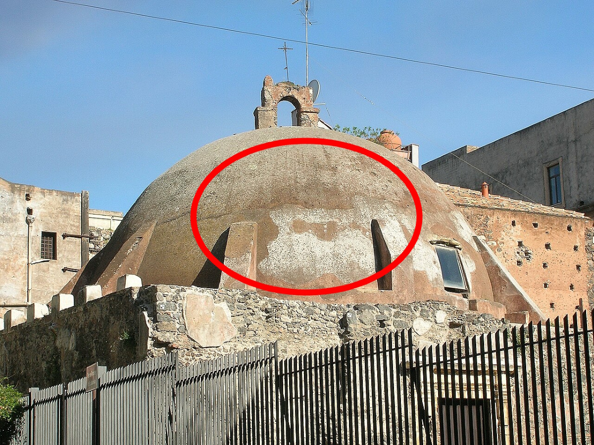 Non crederai a cosa hanno scoperto | Un angolo di Catania che lascia a bocca aperta - Foto: Triquetra/Wikipedia