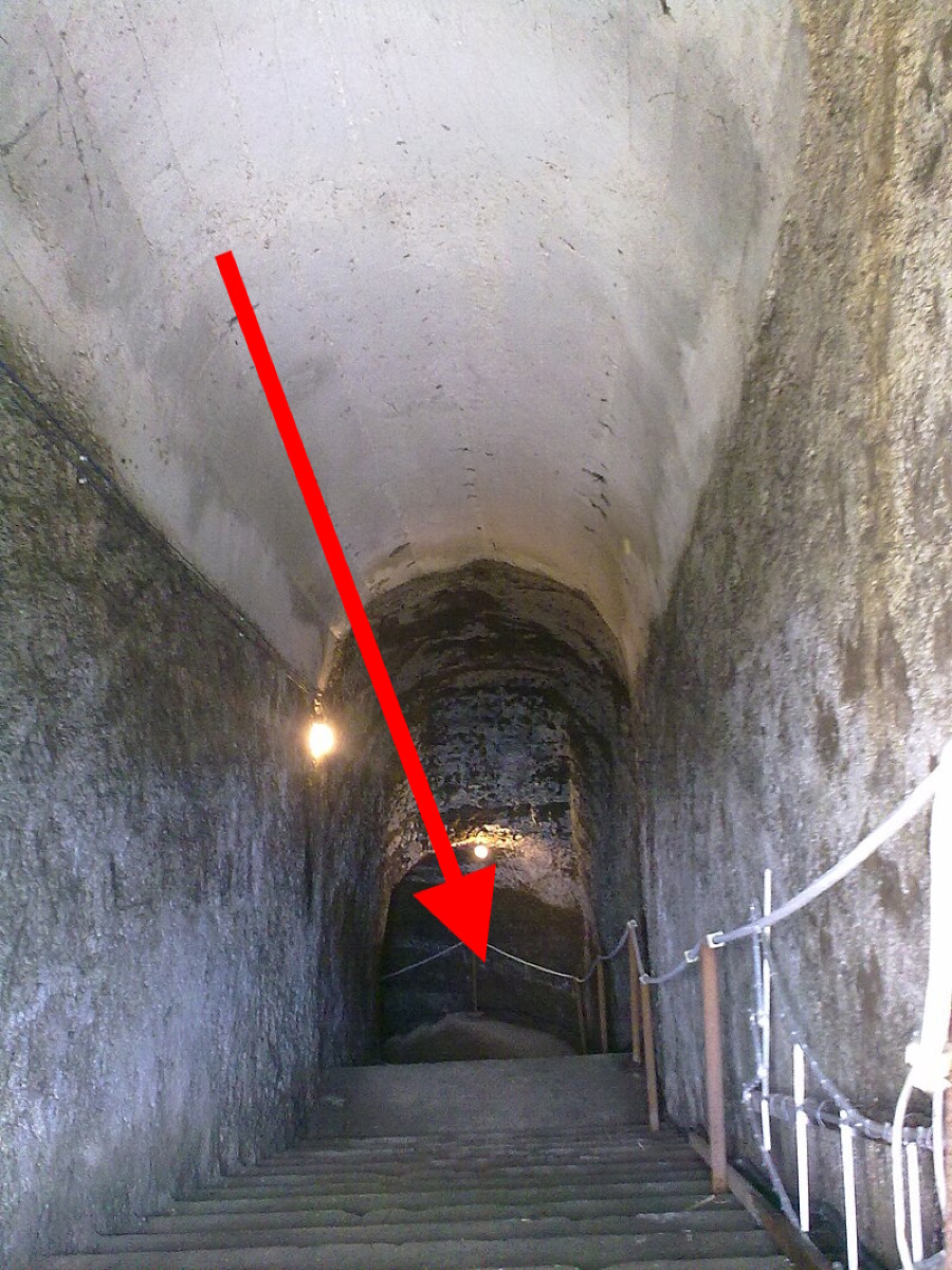 Non immagineresti mai cosa c'è sotto le strade di Palermo | Svelati i tunnel dove si rifugiavano i palermitani sotto le bombe - Foto: Giangibbo/Wikipedia