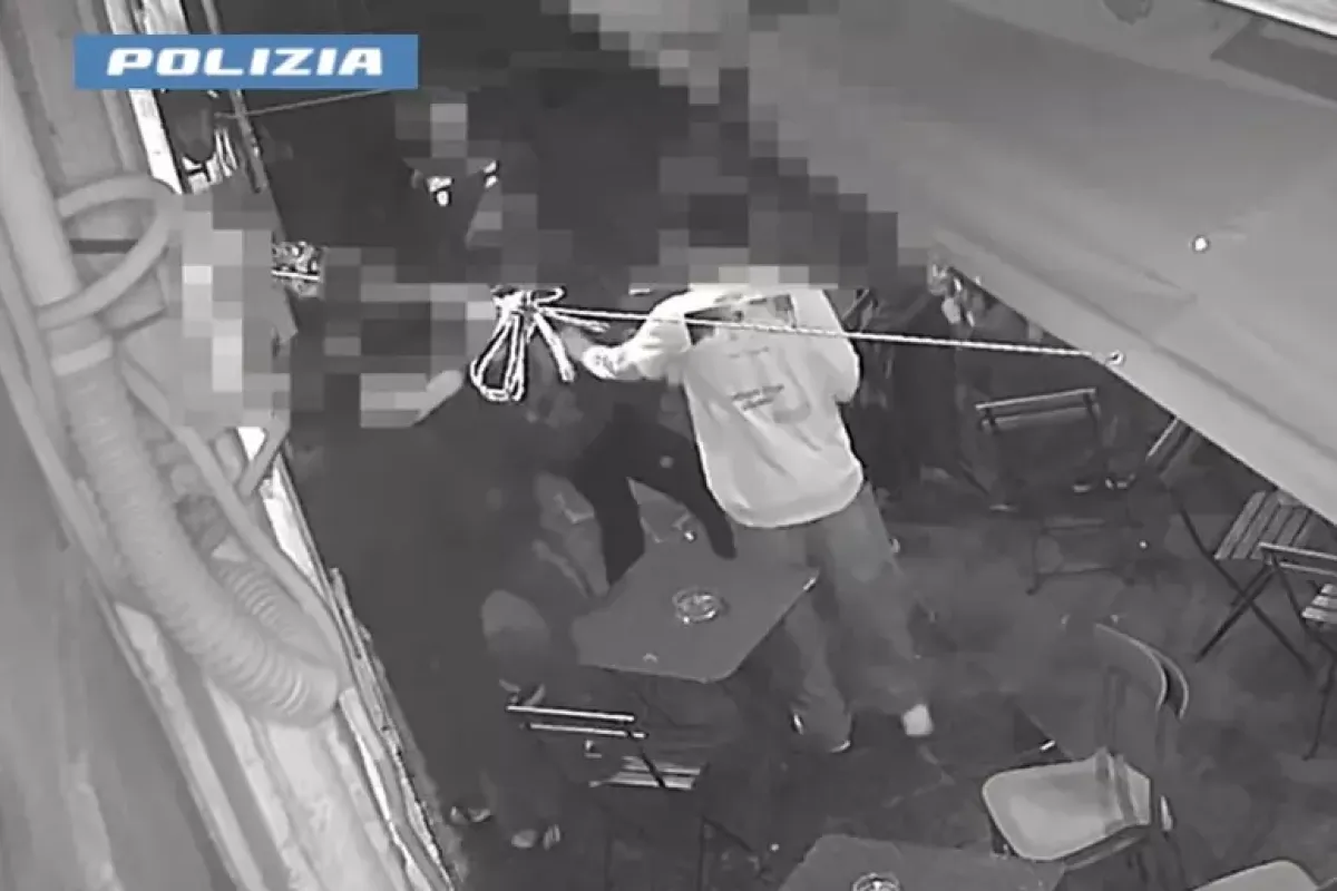 Ragazza aizza branco verso vittima per un futile diverbio -