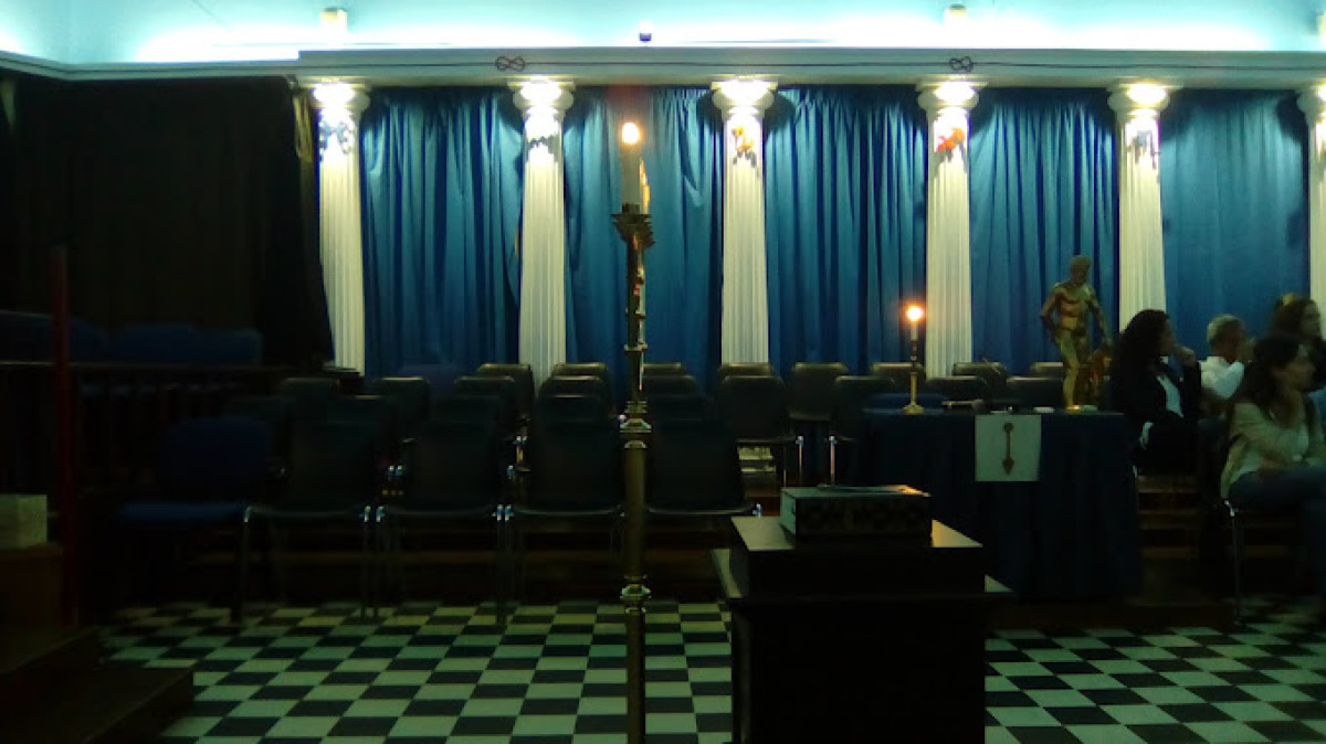 Rivelazioni sconvolgenti sulla Massoneria di Palermo | Logge segrete e intrighi politici che fanno tremare - Foto: Itvara X