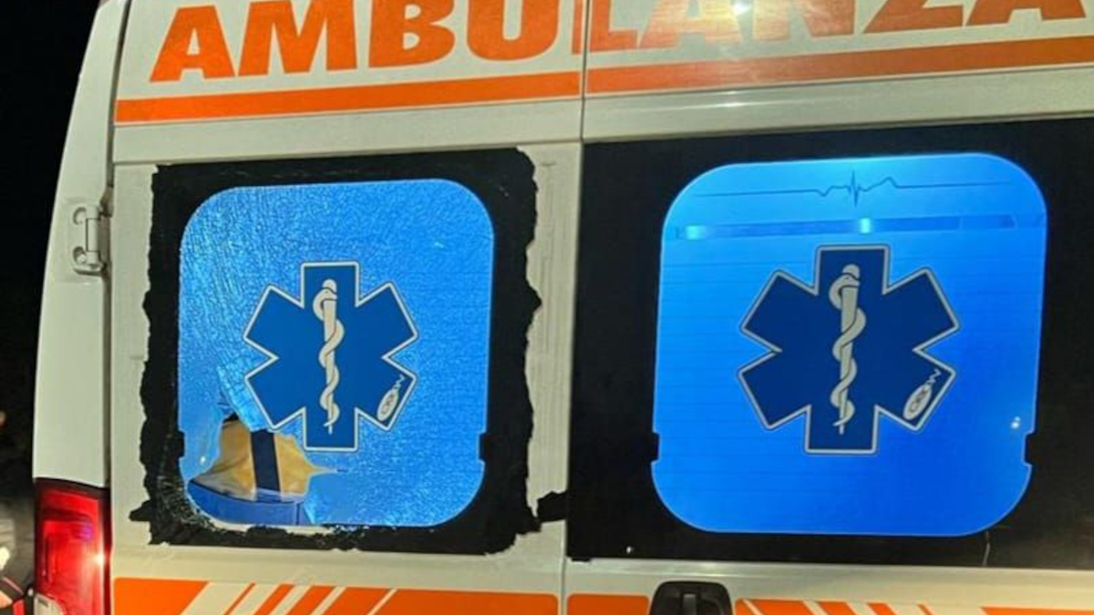 Omicidio San Gregorio: vile aggressione agli operatori del 118 - Credit foto: Acireale Social