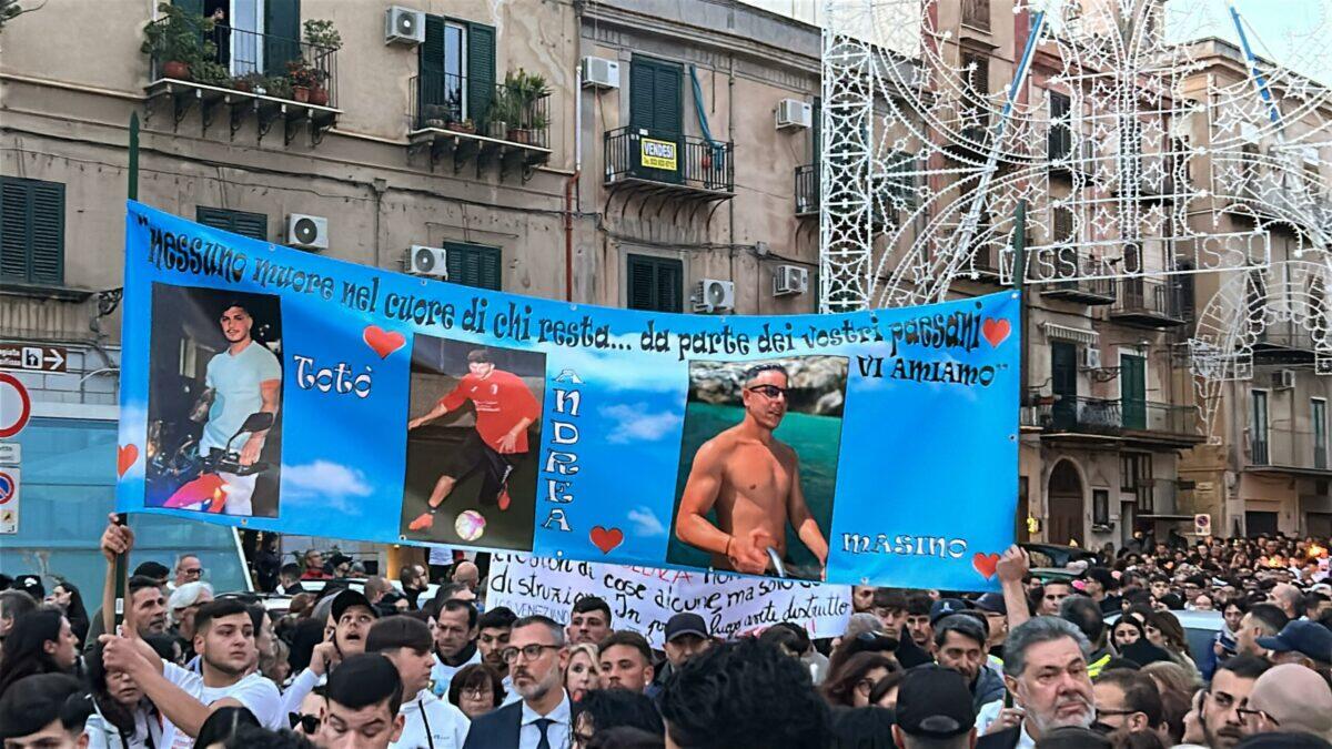 Fiaccolata straordinaria a Monreale | La comunità reagisce alla violenza con un messaggio di forza e unità - 