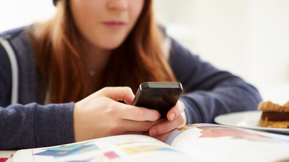 90% degli adolescenti italiani non pratica sport quotidiano | È ora di cambiare la mentalità sulla salute dei giovani! -