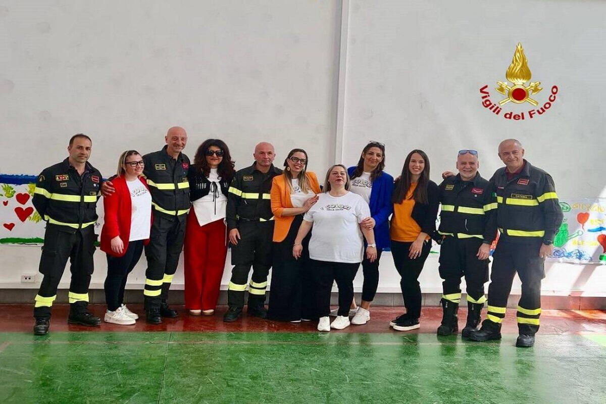 Vigili del Fuoco accolgono bambini autistici | Scopri come l'inclusione trasforma la loro vita! -