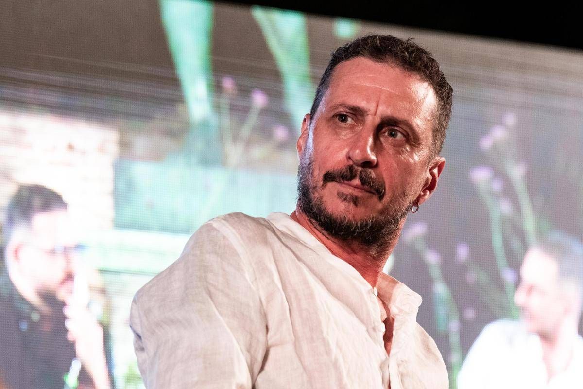 Luca Bizzarri: "Non ho famiglia, sono un fallimento dal punto di vista umano. Il lavoro? È la mia vita" - 