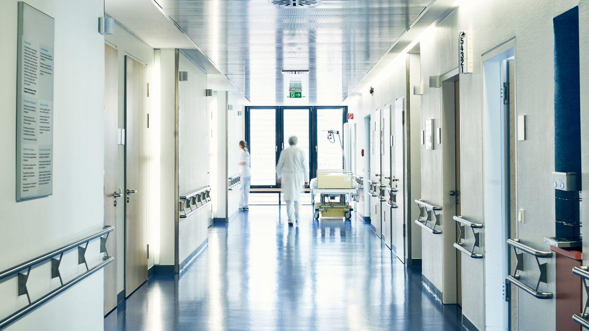 Clamoroso caso di abusi in clinica psichiatrica | Come è possibile che non ci sia stata una maggiore vigilanza? -