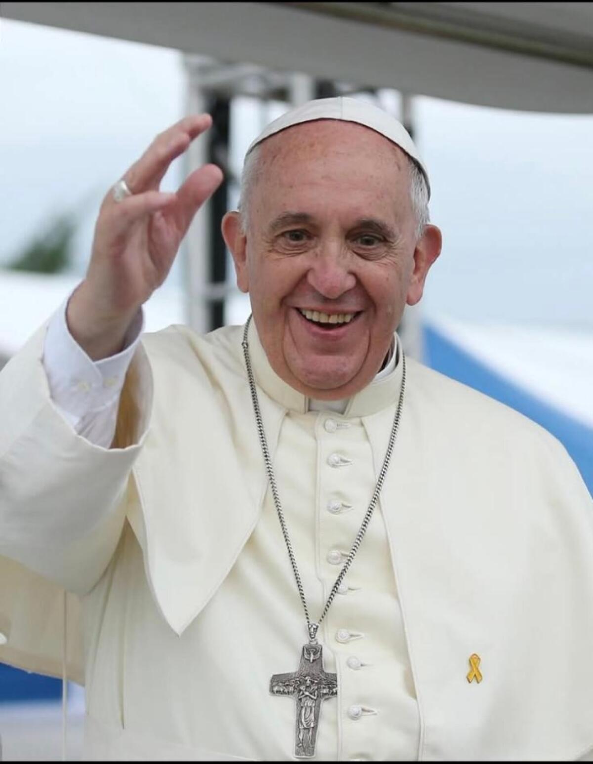 La scomparsa di Papa Francesco scuote il Comune di Messina | Ecco come la città onorerà il suo legato di speranza e umanità! -