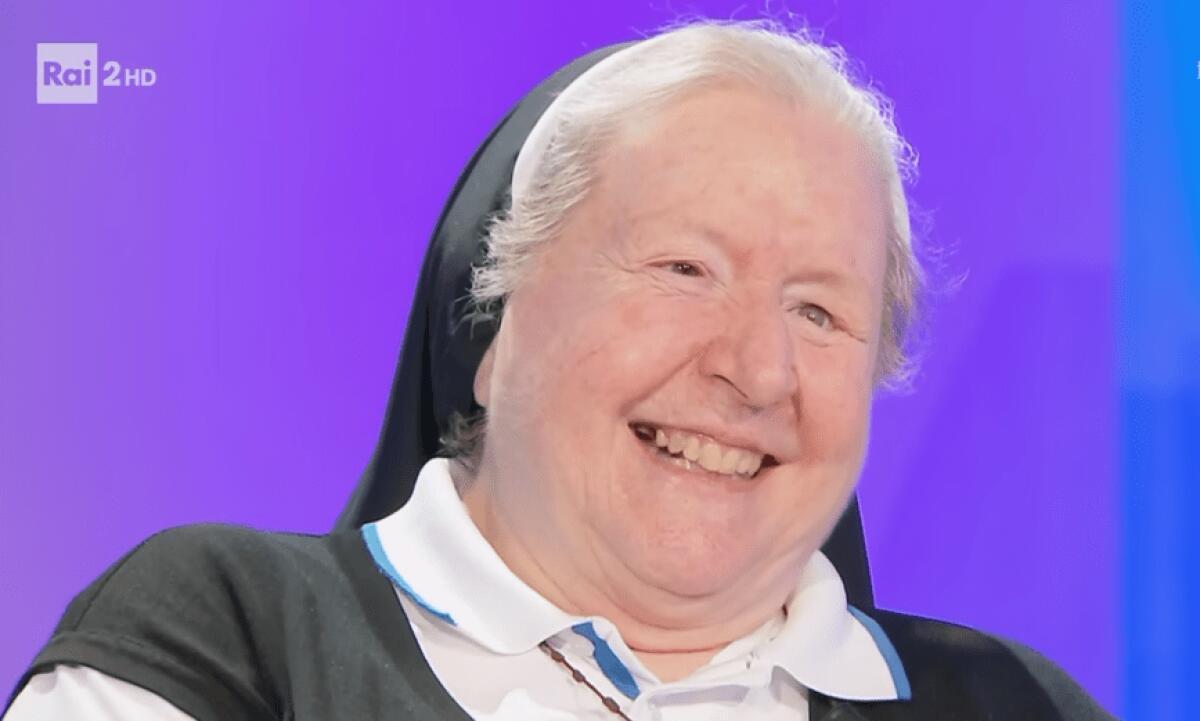 La scomparsa di Suor Paola | Un'icona di amore e spontaneità non più tra noi - 