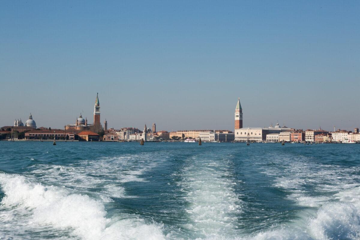 Venezia introduce i Barcavelox | È davvero la soluzione per il caos dei navigli? - 