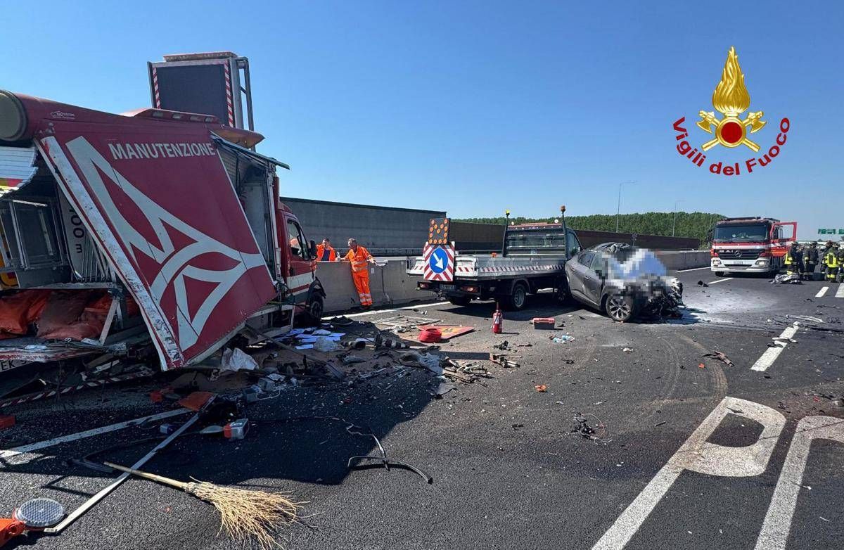 Auto travolge cantiere sull’autostrada A4: due morti - 