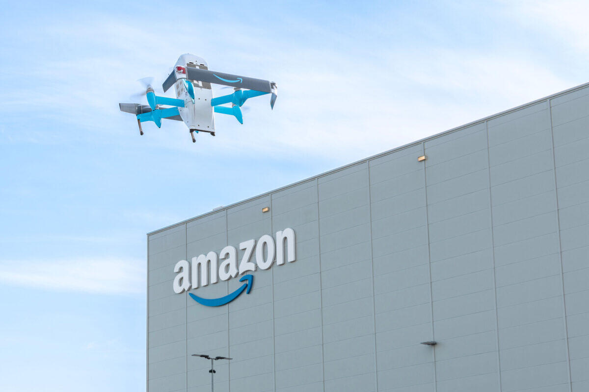 Amazon rivela i costi dei dazi | Trump accusa: "È un atto politico e ostile!" -