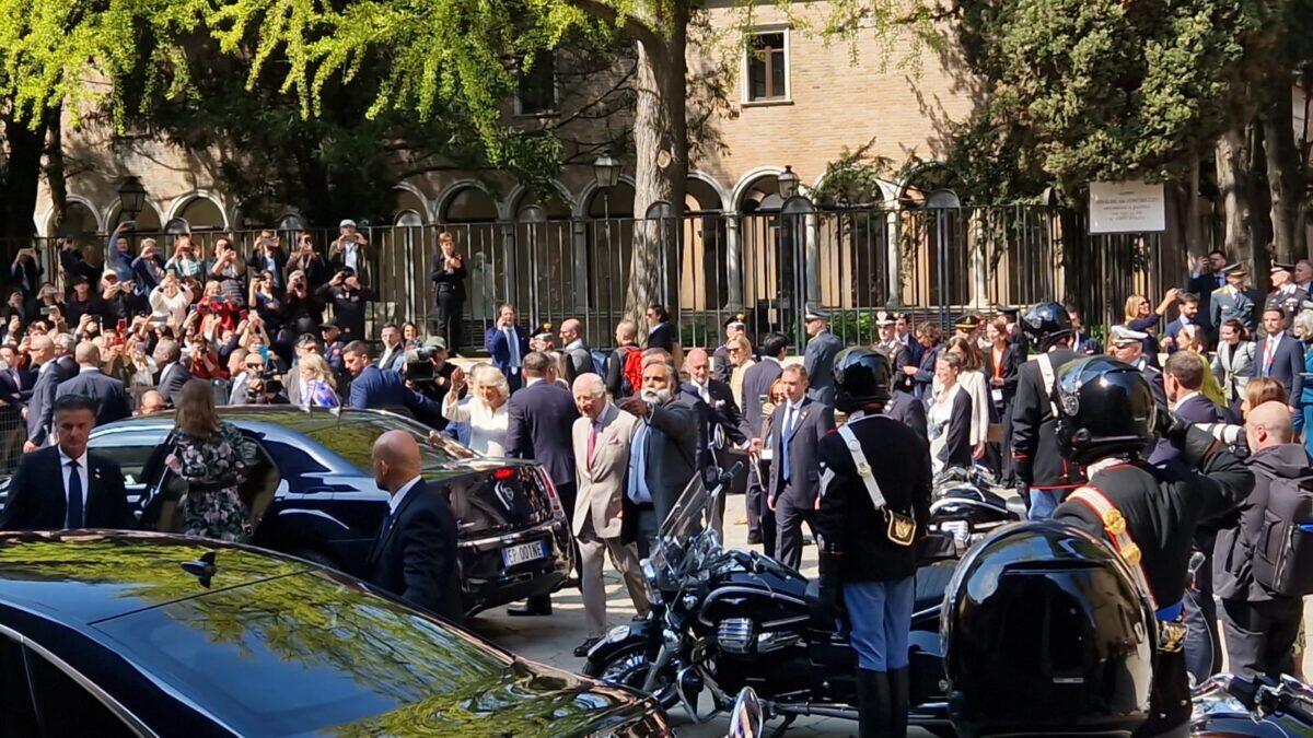 Ravenna celebra i reali con "Romagna mia" | Scopri perché questo momento è unico e sorprendente! - 