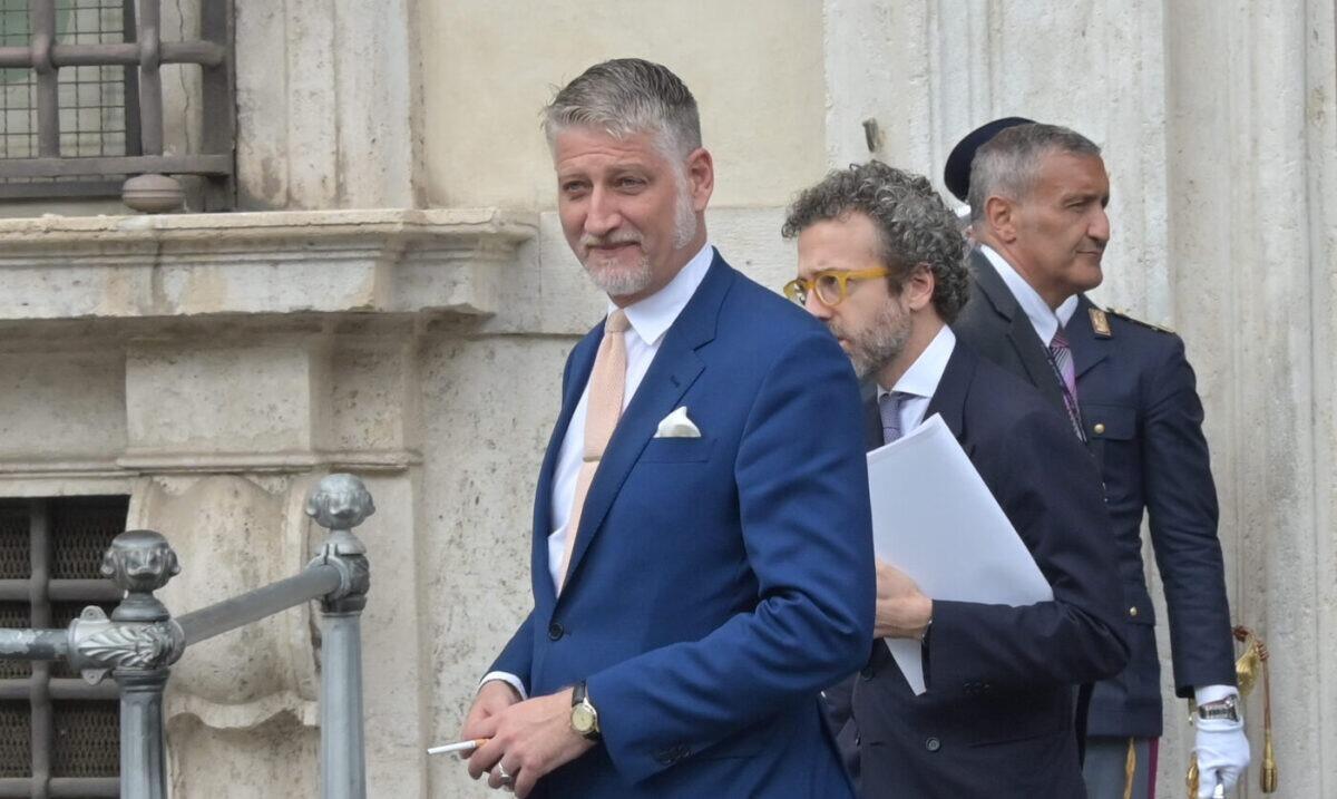 Atti intimidatori contro un ministro | La sicurezza in politica è davvero a rischio? - 