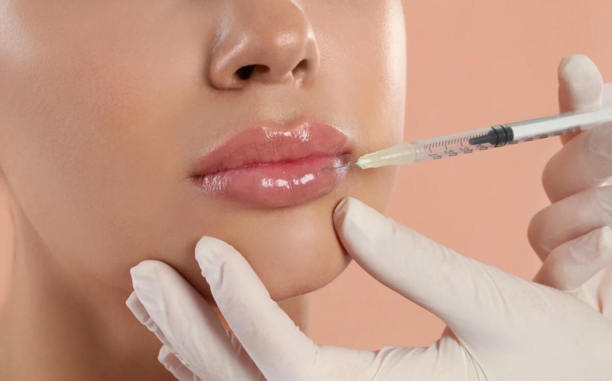 Medici estetici abusivi denunciati | I segreti inquietanti degli interventi a basso costo che mettono a rischio la salute dei giovani! -