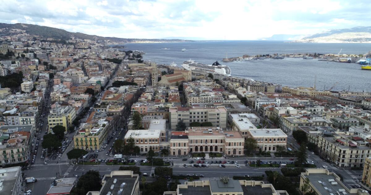 Messina si unisce in un flash mob per ricordare Sara Campanella | Il silenzio sarà davvero complice? -