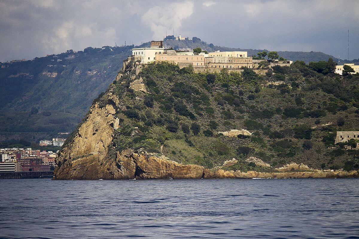 Aumentano i crimini tra i minori in Campania | È davvero solo fiction come "Mare Fuori"? -