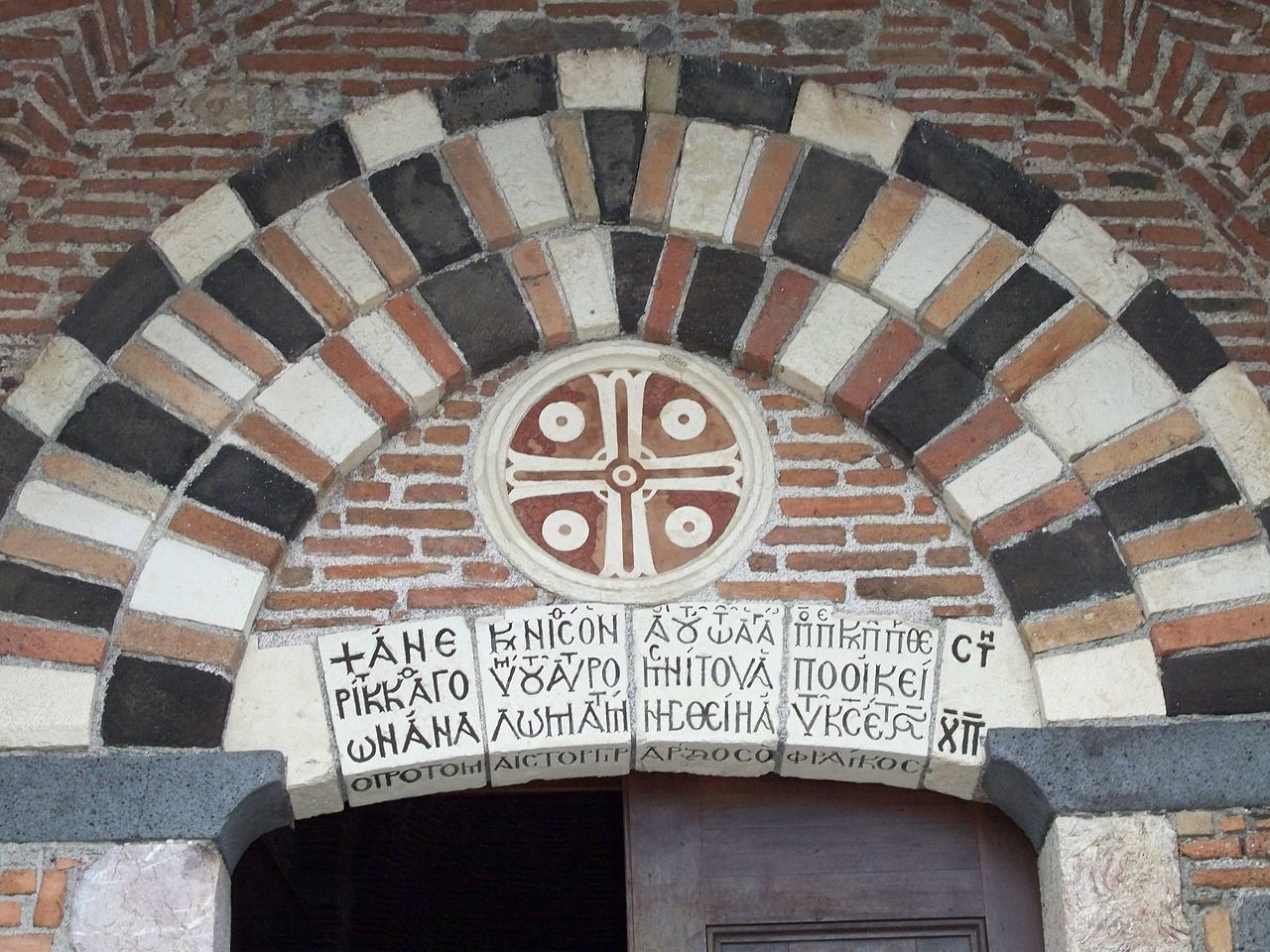 Architrave monastero