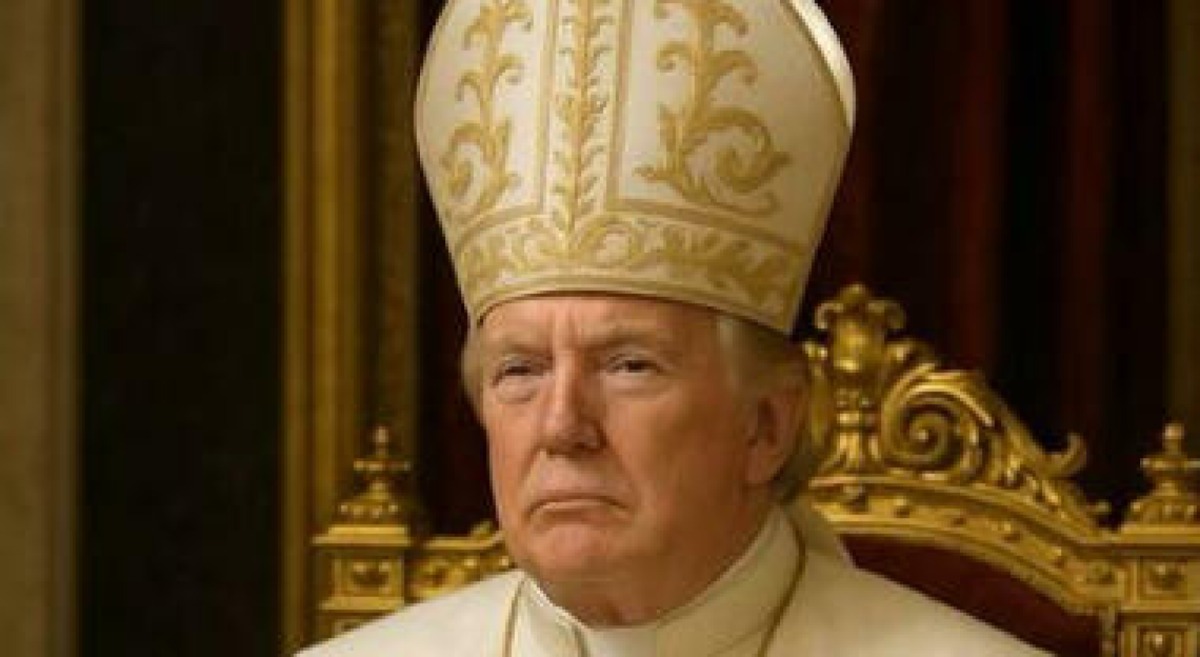 Trump pronto a diventare Papa: fotomontaggio sui Social della Casa Bianca - 