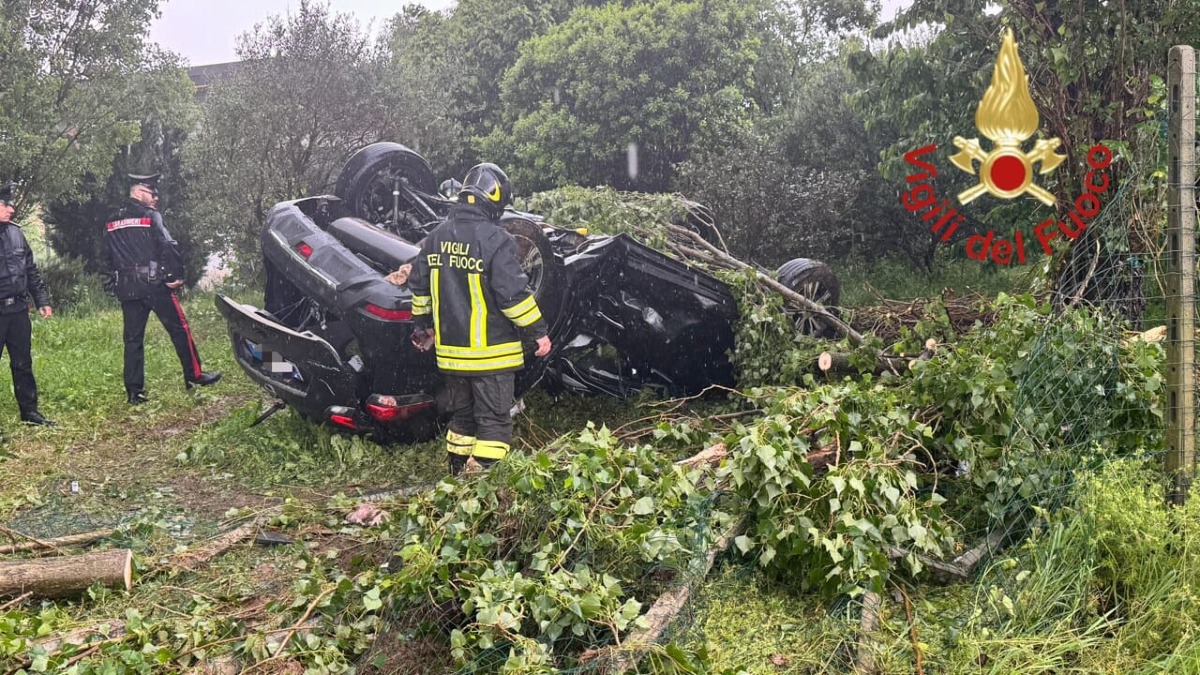 Incidente mortale a Fenegrò: auto ribaltata, 49enne deceduto -