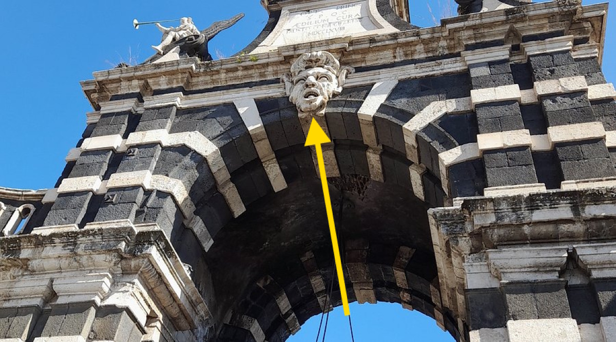 Un dettaglio che nessuno conosceva | La Porta Garibaldi di Catania nasconde un segreto che in pochi conoscono - Foto: Trip Advisor