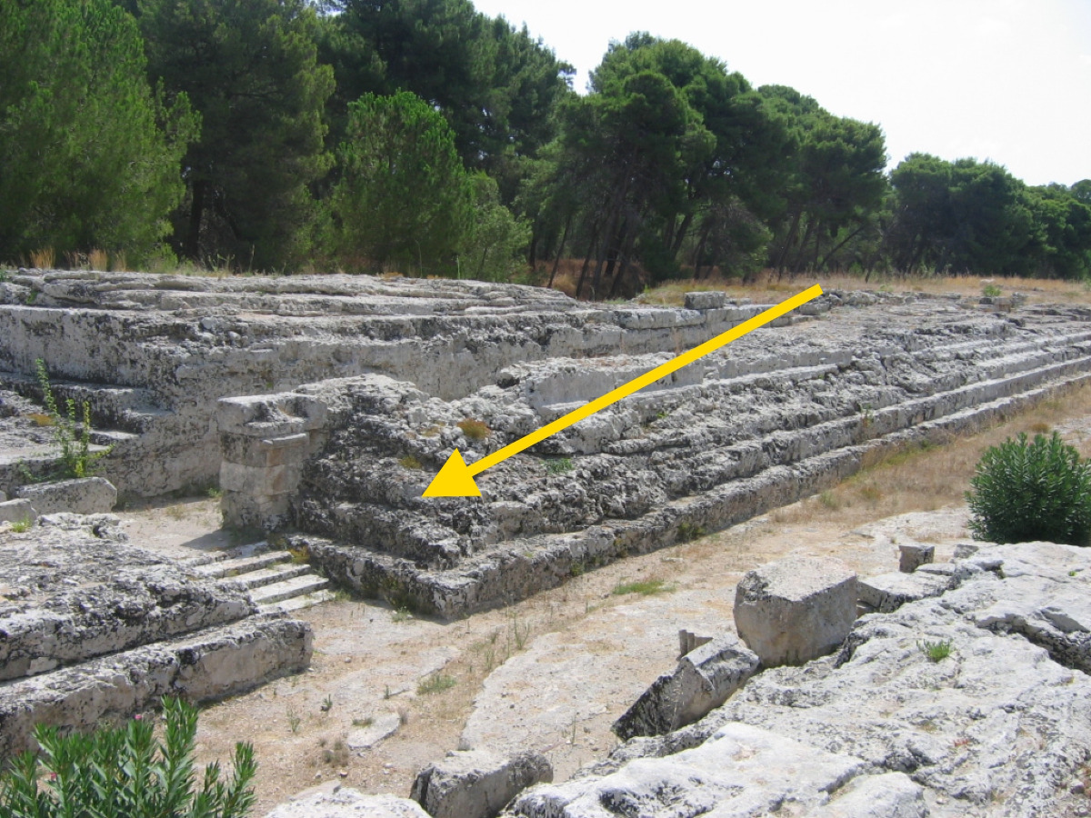 È molto più grande di quanto immagini | Sveltato l'altare monumentale nascosto a Siracusa - Foto: Urban~commonswiki/Wikipedia