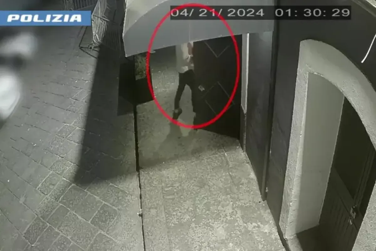 Urta involontariamente ragazza in discoteca: scatta spedizione punitiva -