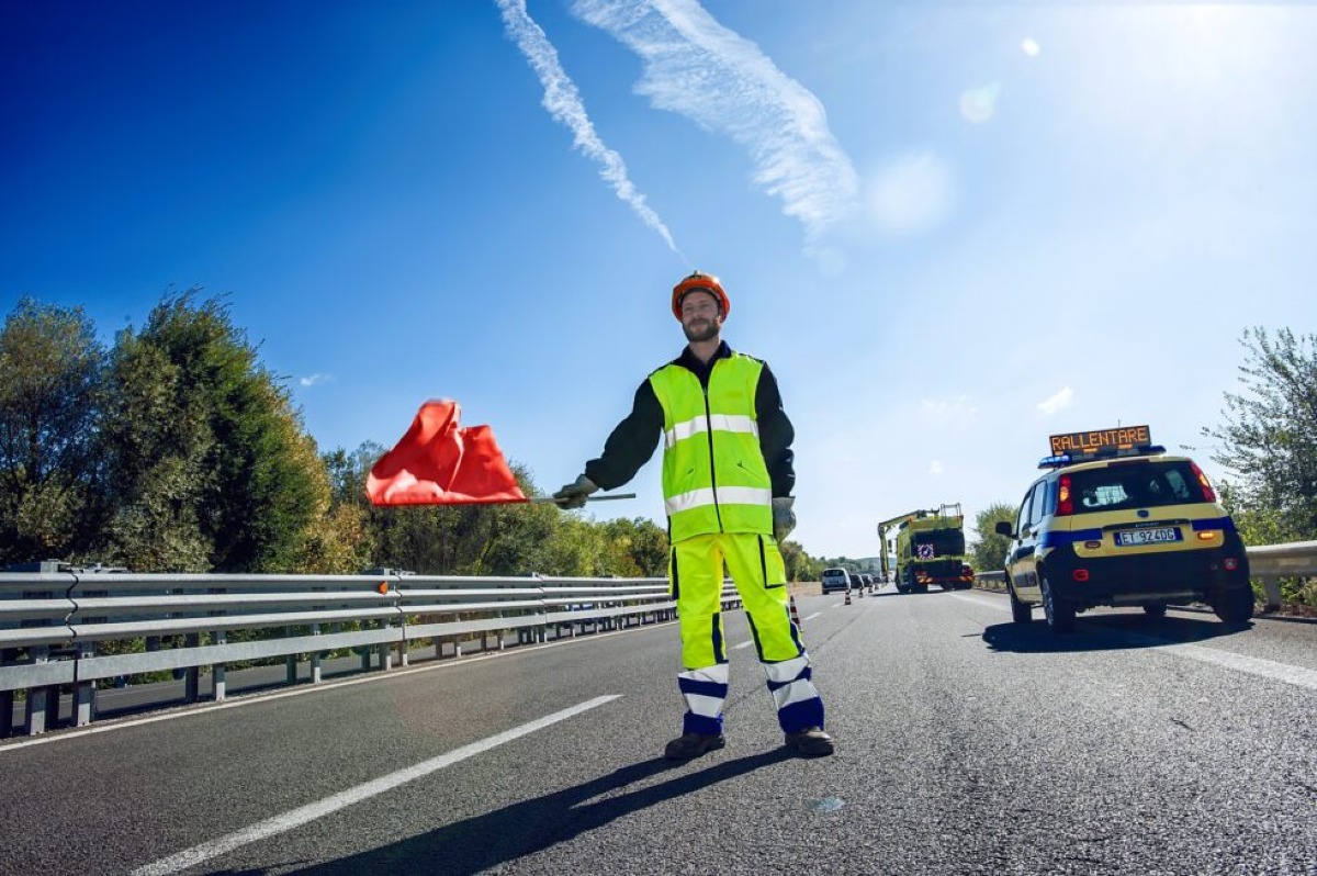 Incidente stradale: travi di cemento sull'autostrada - Credit foto: Voce di Sicilia