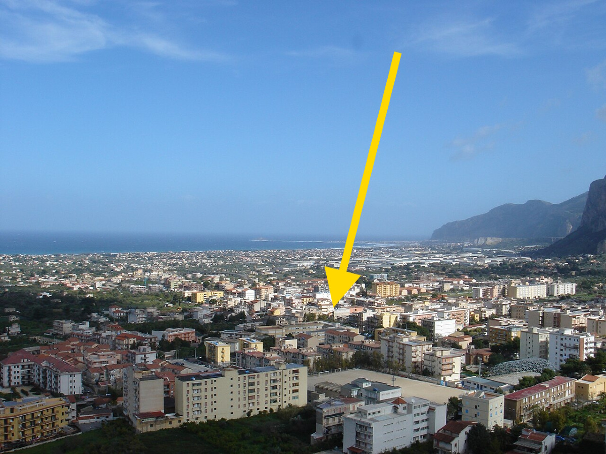 In Sicilia c'è un borgo con un castello millenario | Ecco il paesello che in pochi conoscono - Foto: Wikipedia