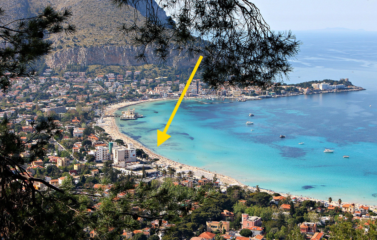 C'è una spiaggia a Palermo che sorprende ogni estate | Svelati tutti i suoi segreti e le curiosità più assurde - Foto: Andrea Calcagno/Wikipedia