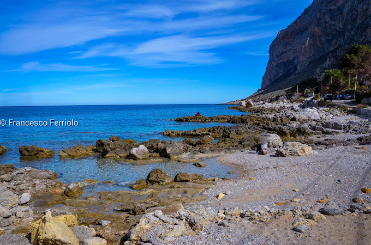È un posto che pochi conoscono davvero | In questa spiaggia il mare nasconde qualcosa di unico - Foto: Francesco Ferriolo