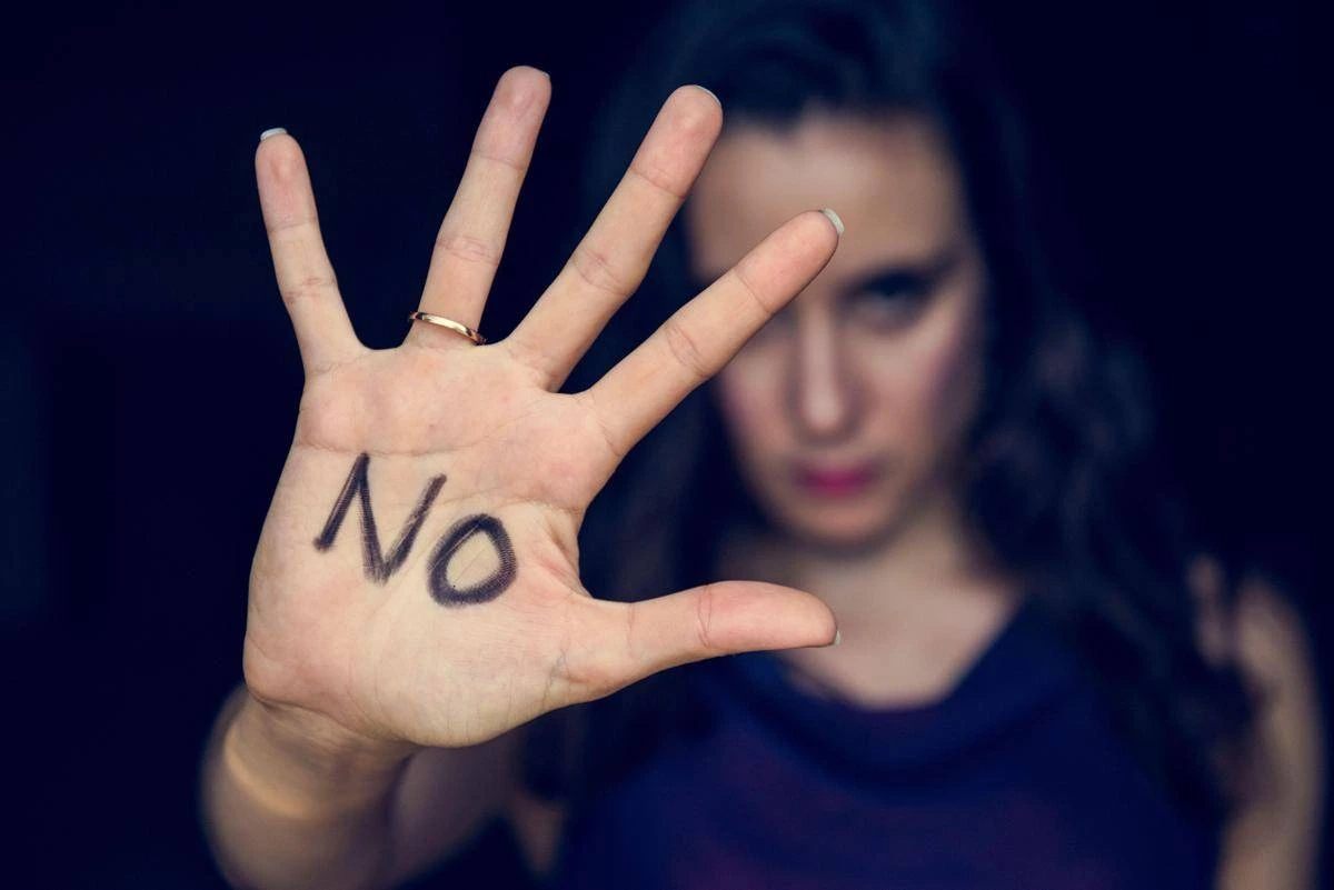 Violenza su donne, l'ex presidente della Consulta: "Il legislatore intervenga, ma non con nuovi reati" -